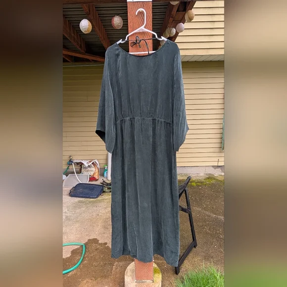 Byellowtail Pine Leaf dress from 2018 collection. - Picture 2 of 7